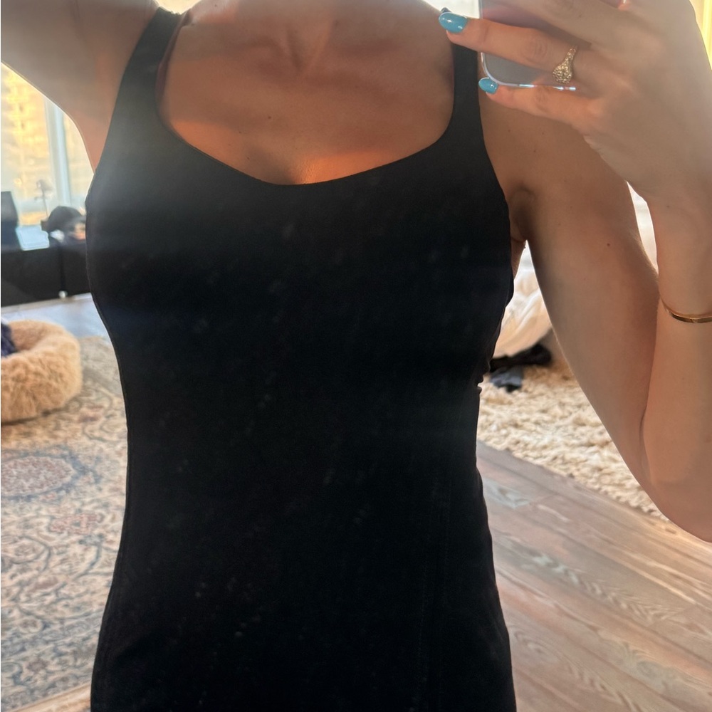 Black lululemon Sleeveless cross back tank top size 6